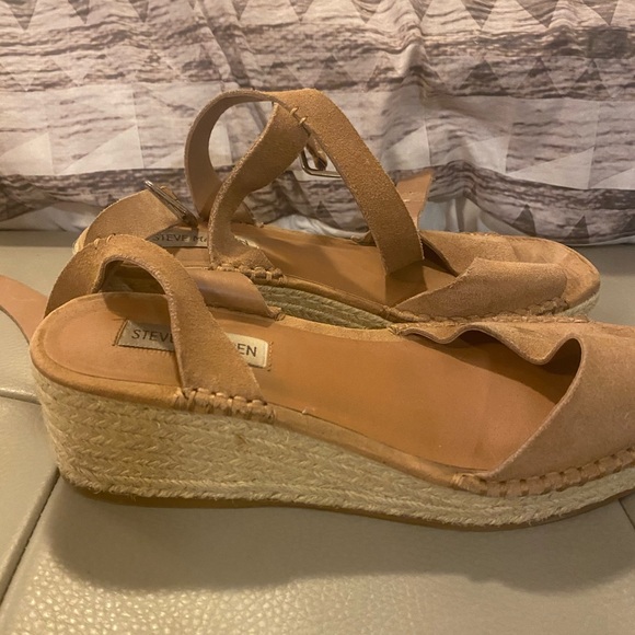 Steve Madden small wedge - Picture 2 of 4